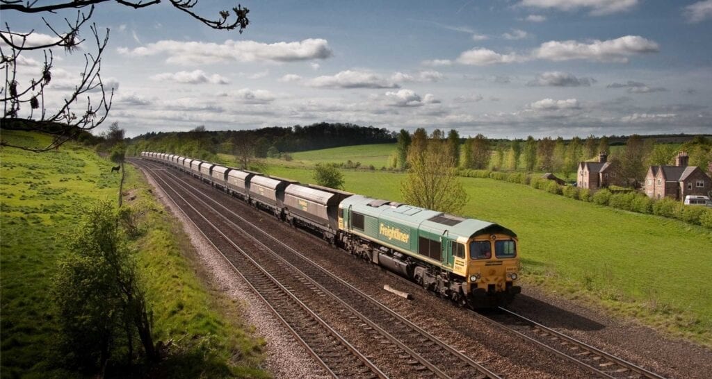 Network rail Specify Postsaver For All Trackside Fencing