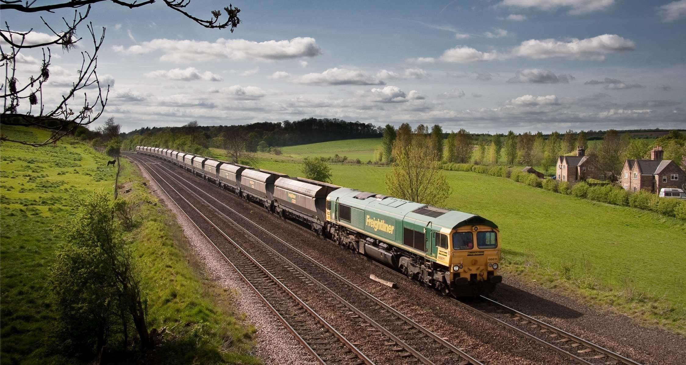 Network rail Specify Postsaver For All Trackside Fencing