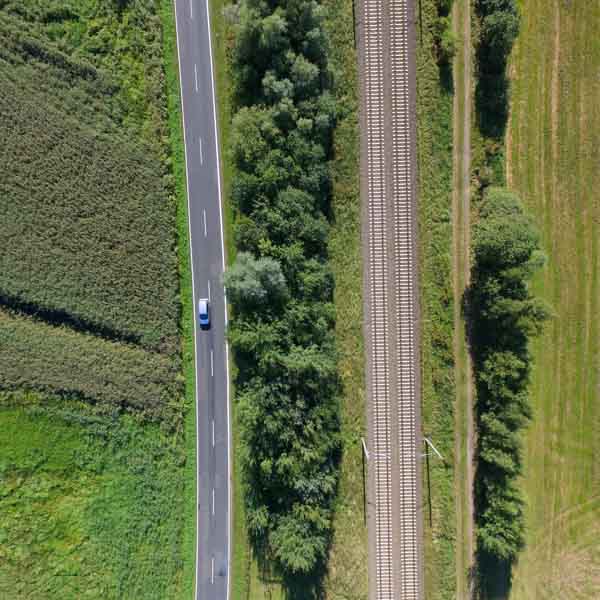 Road and rail lines 